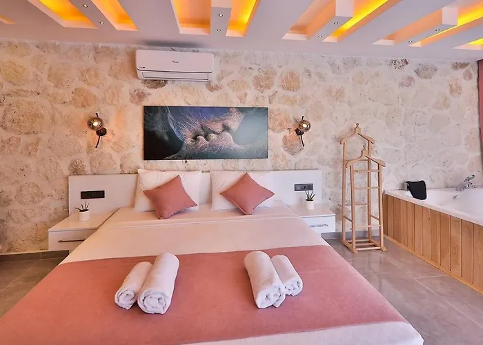 Saribelen 2 Bedroom Secluded With Private Pool Hot Tub 别墅 卡尔坎